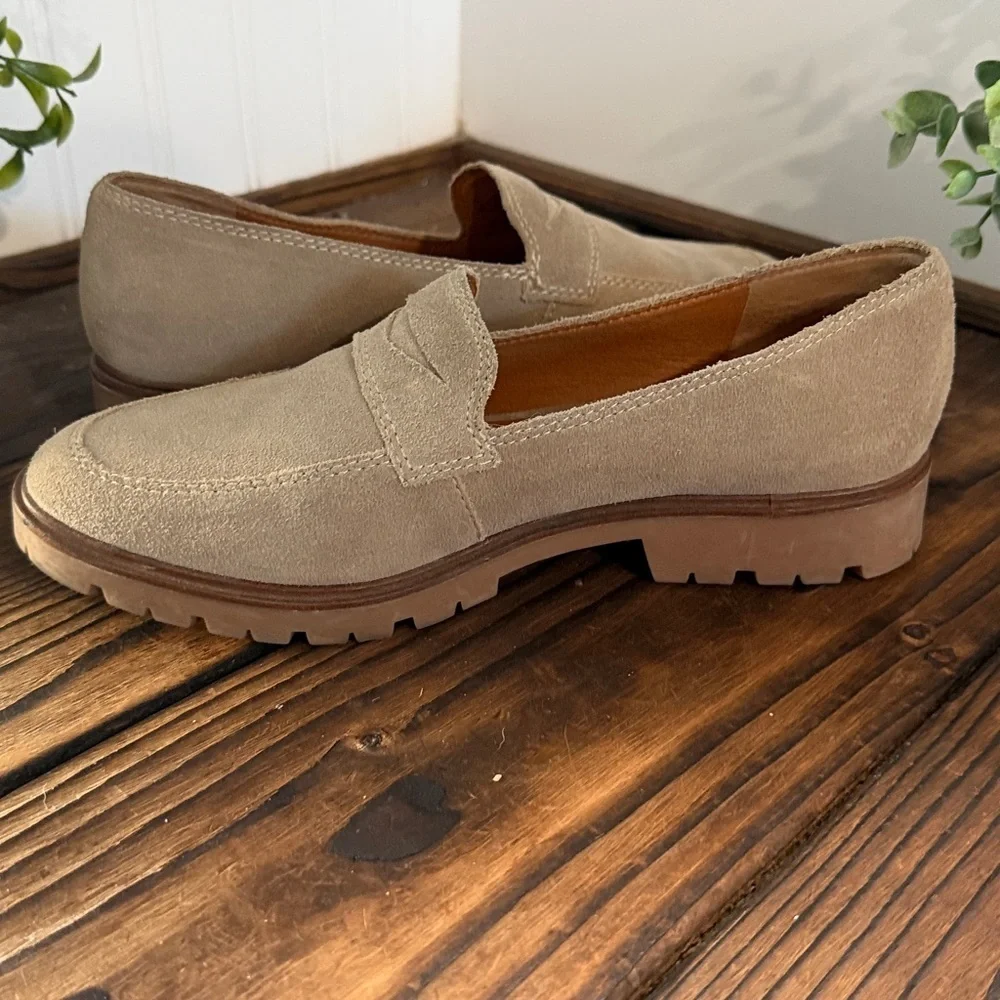 New Lucky Brand Tan Sueded Leather Loafers